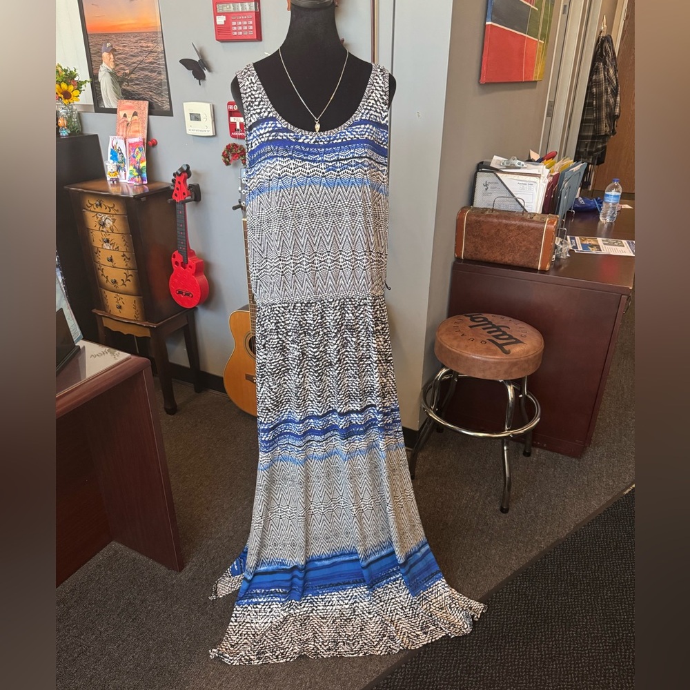 Fever Blue and White Patterned Maxidrwss XXL